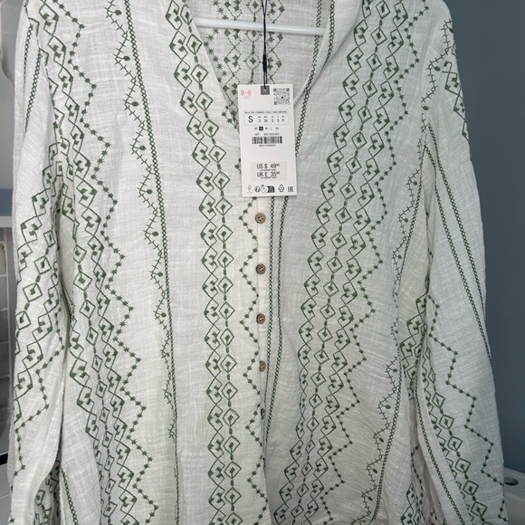 Green Patterned Button-Up Shirt - Picture 2 of 5